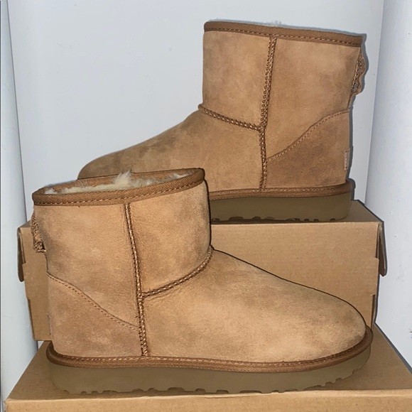UGG CLASSIC MINI